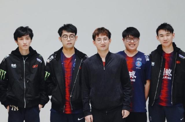 00万欧元 00万欧元