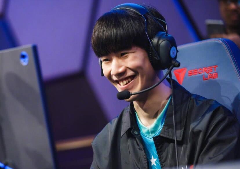 她的伤情公 她的伤情公